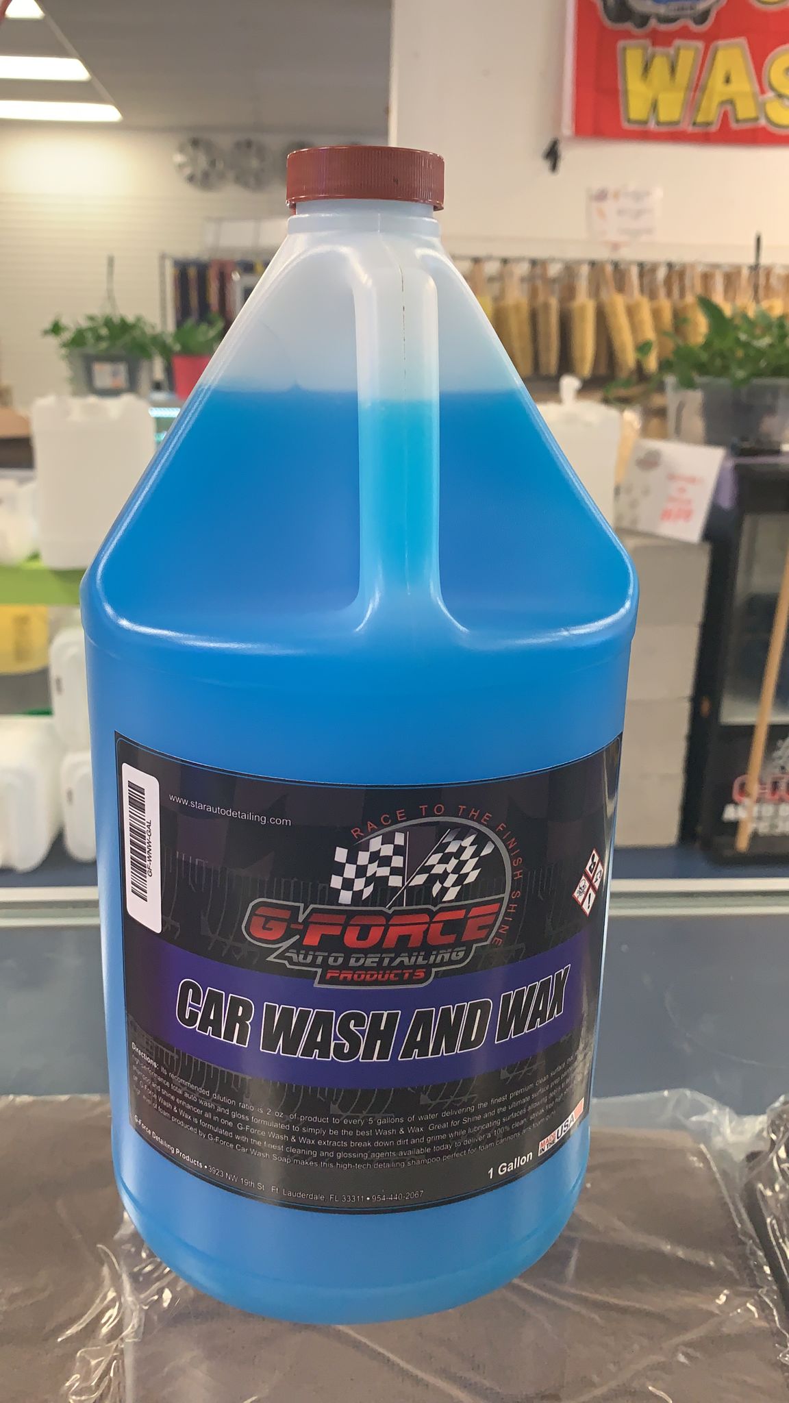 FRESCURA CLEAN'N WAX SHAMPOO WITH POLISHING WAX FOR CARS AND MOTORCYCLES
